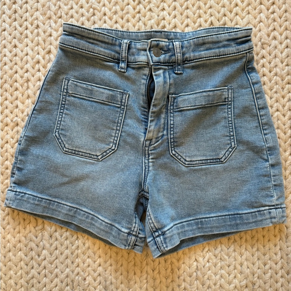 Never worn Faherty stretch denim shorts size 25